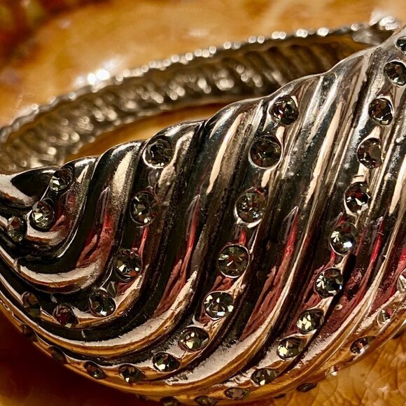 Oversized silver pave statement bracelet - Picture 2 of 13